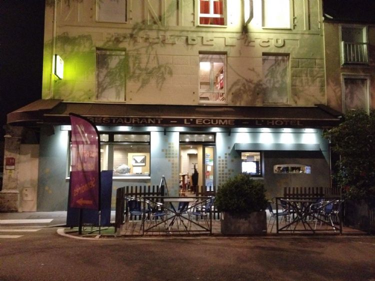 L'Hôtel*** à Chartres