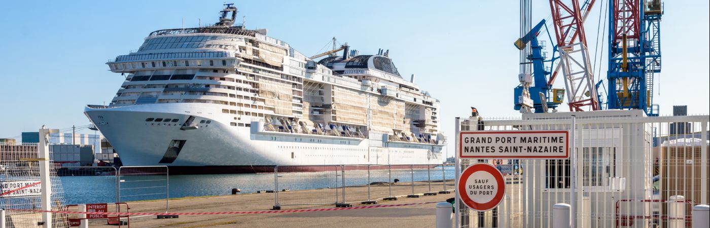 Bateau de croisière au chantier de Saint-Nazaire 